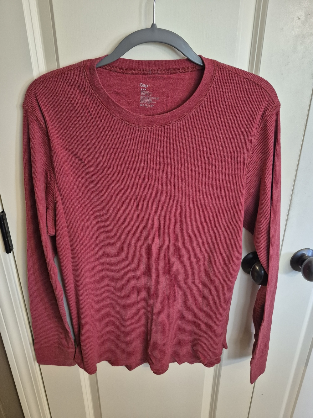 GAP Women's Long Sleeve Waffle Crew Top - Raspberry Red
